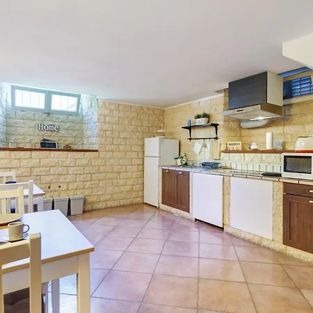 7 Archi In * קומו